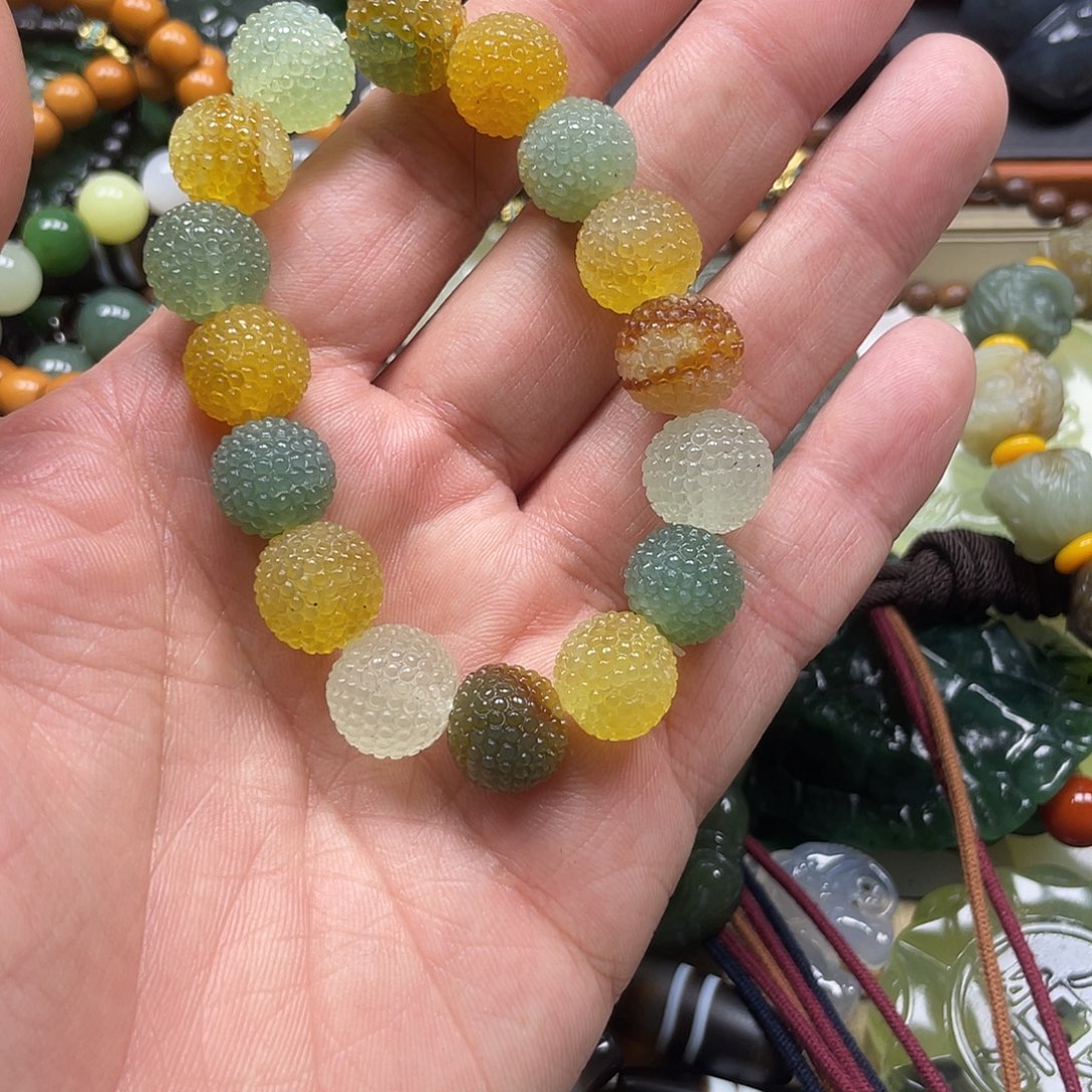 徐***e蛇纹石玉未镶嵌颈饰