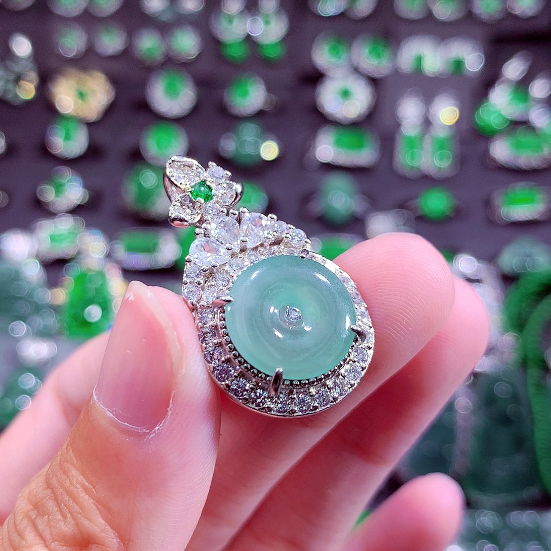 翡翠未镶嵌颈饰天然