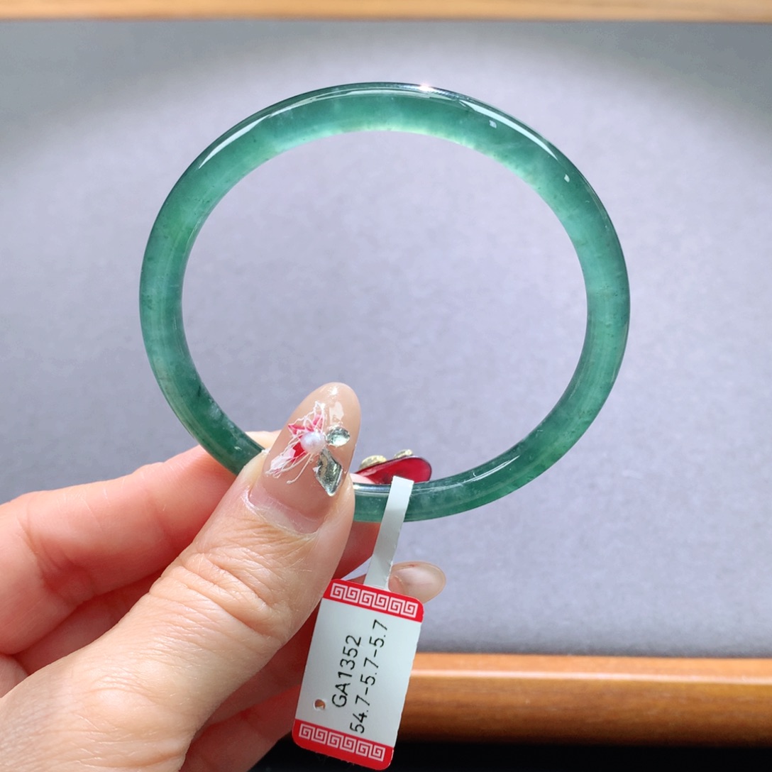 翡翠手镯未镶嵌天然翡翠手镯叮当镯