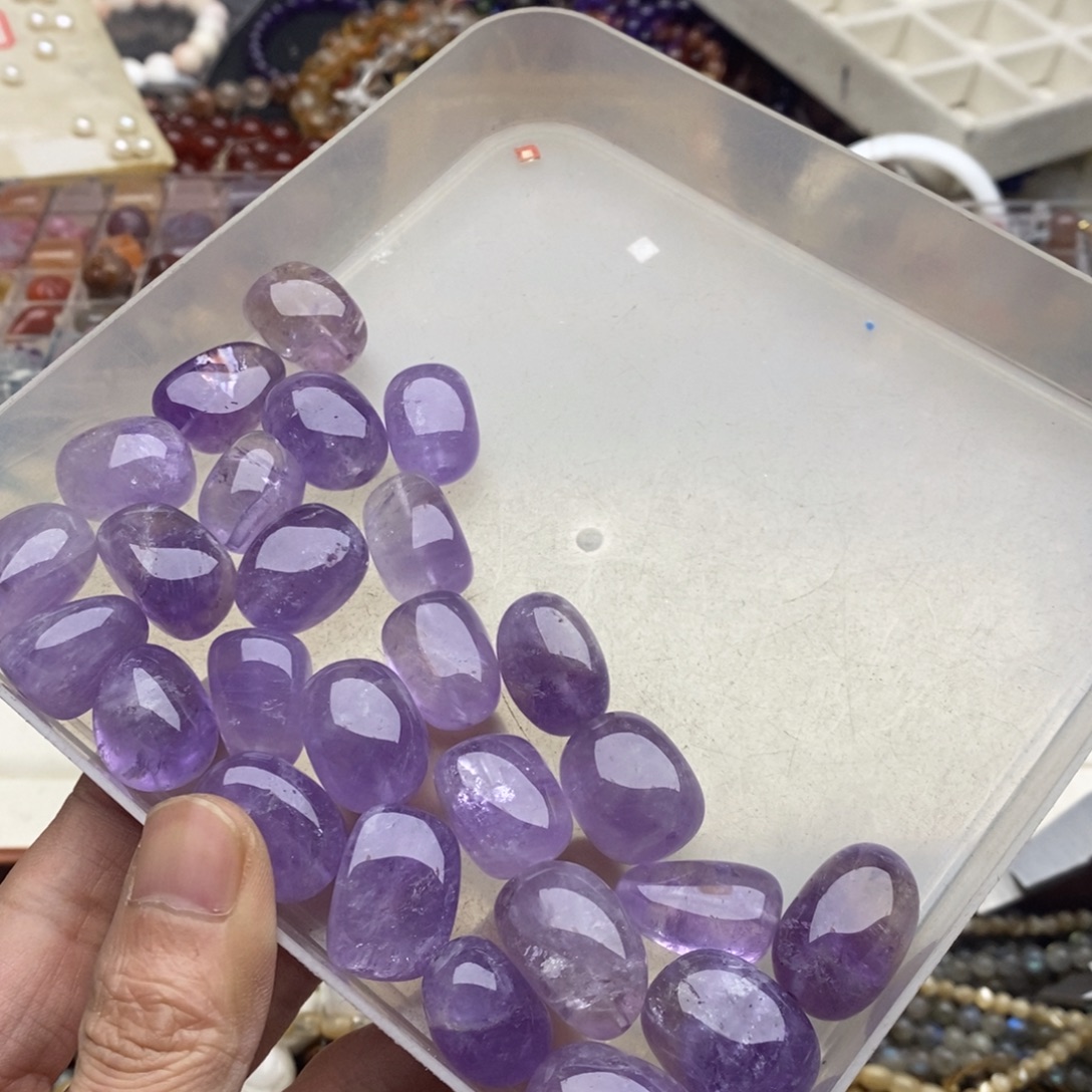 玛瑙/玉髓未镶嵌珠宝半成品一颗天然薰衣紫水晶大随行