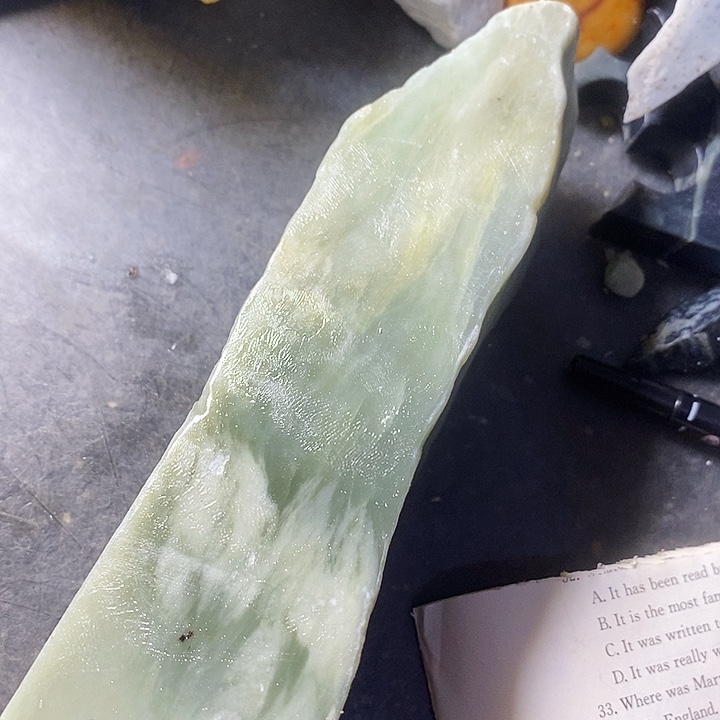 透闪石质玉未镶嵌珠宝半成品