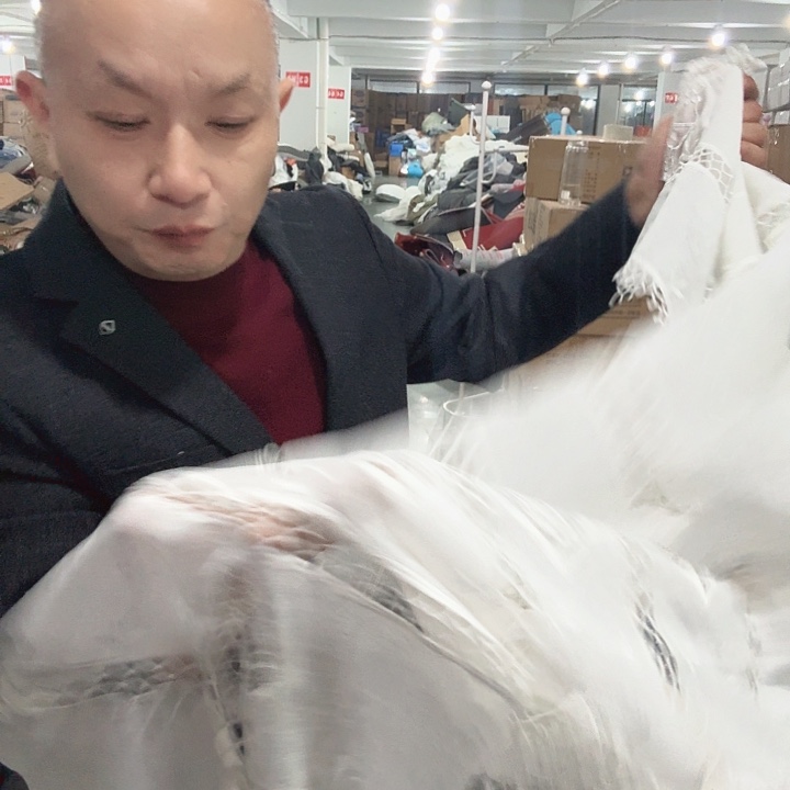 白色镂空刺绣布40宽