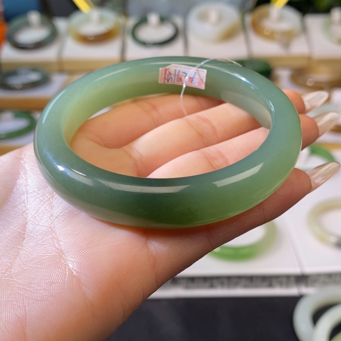 和田玉手镯未镶嵌57