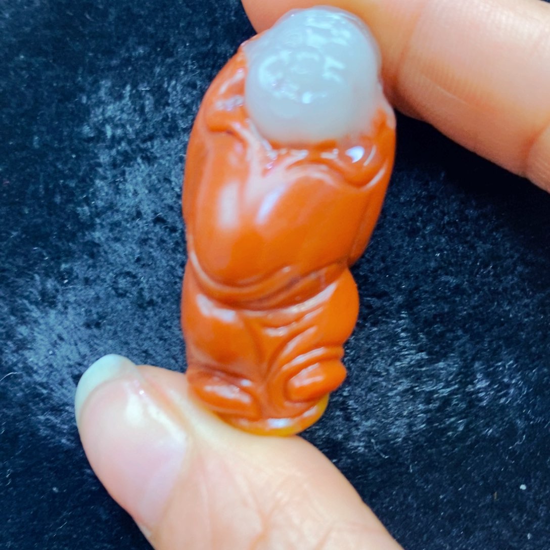 未镶嵌石英质玉（黄龙玉）颈饰