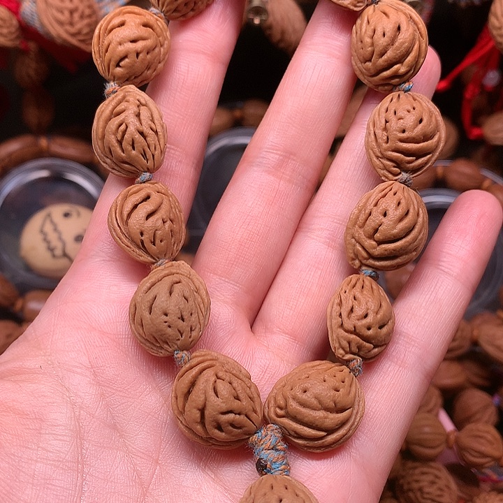 野生毛桃核手持小鱼核