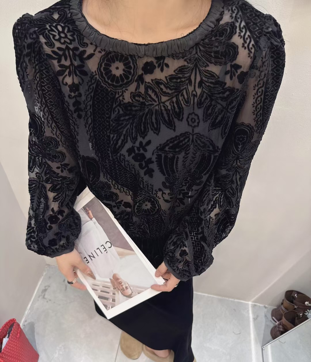 高级感黑色植绒长袖衬衫女2025秋新款女装宽松显瘦灯笼袖别致上衣