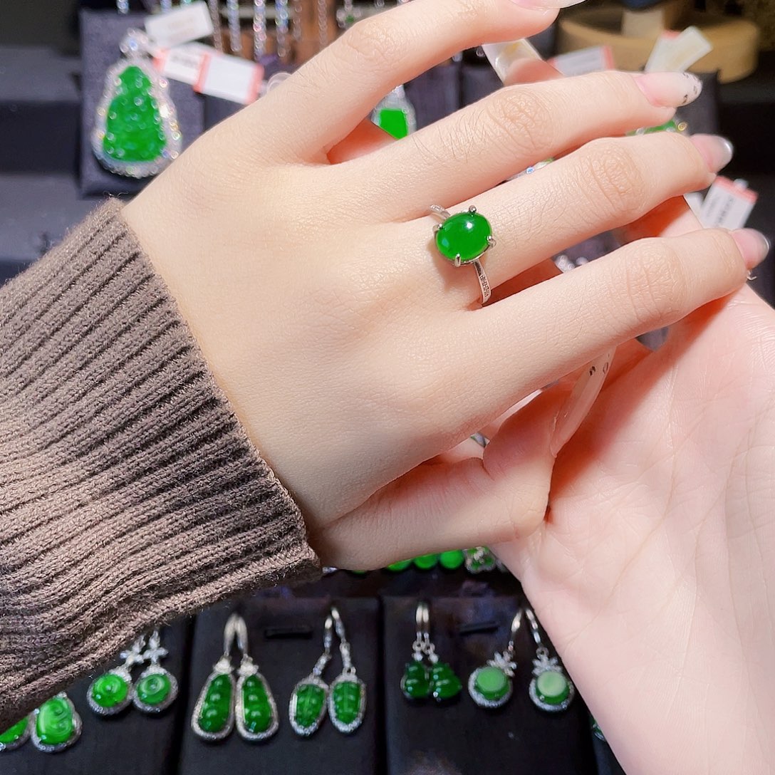 静***然翡翠银S925镶嵌戒指蛋面