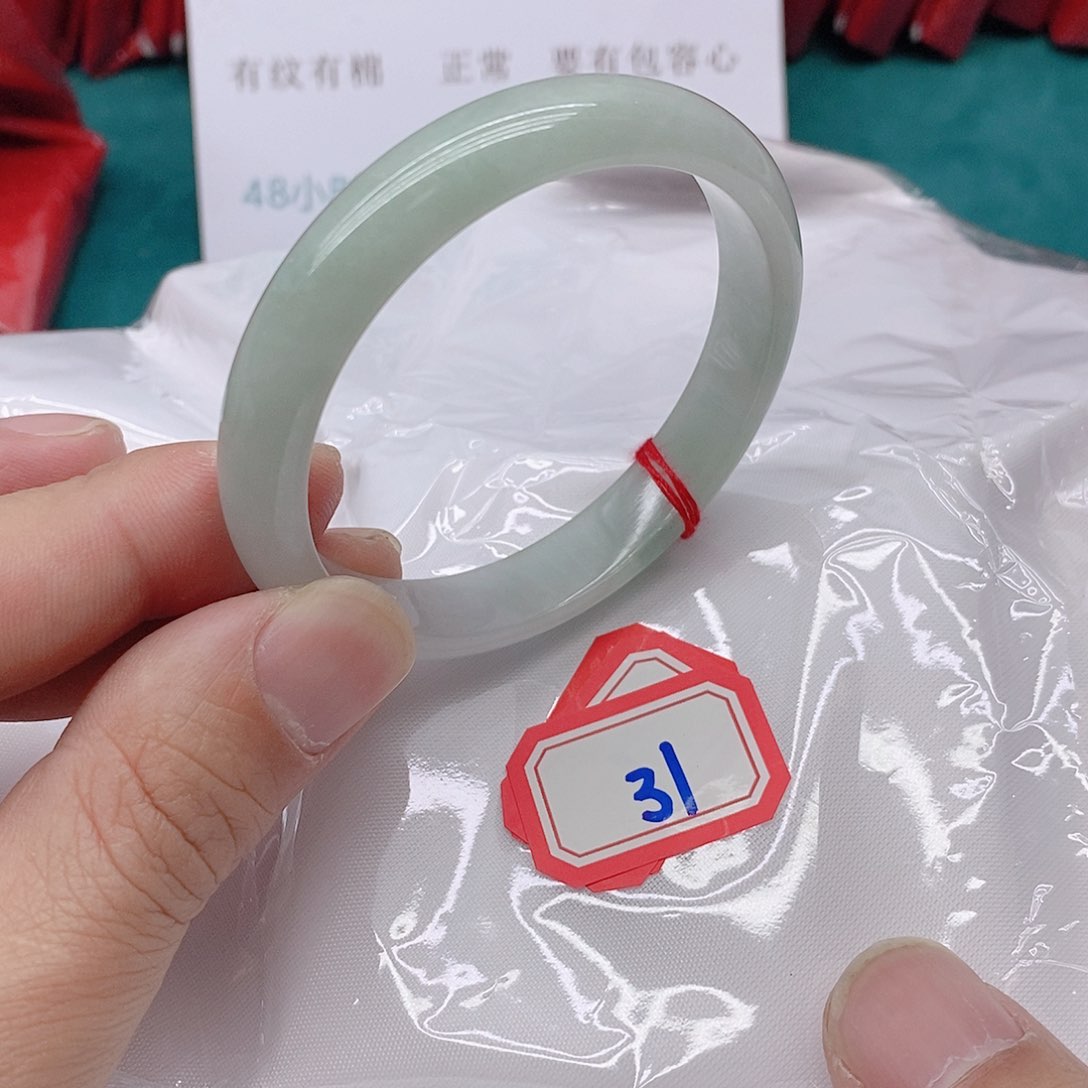 翡翠手镯未镶嵌黄*311111111111