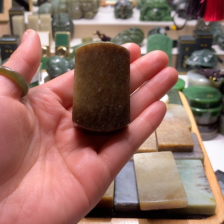 骊***鹰和田玉未镶嵌珠宝半成品
