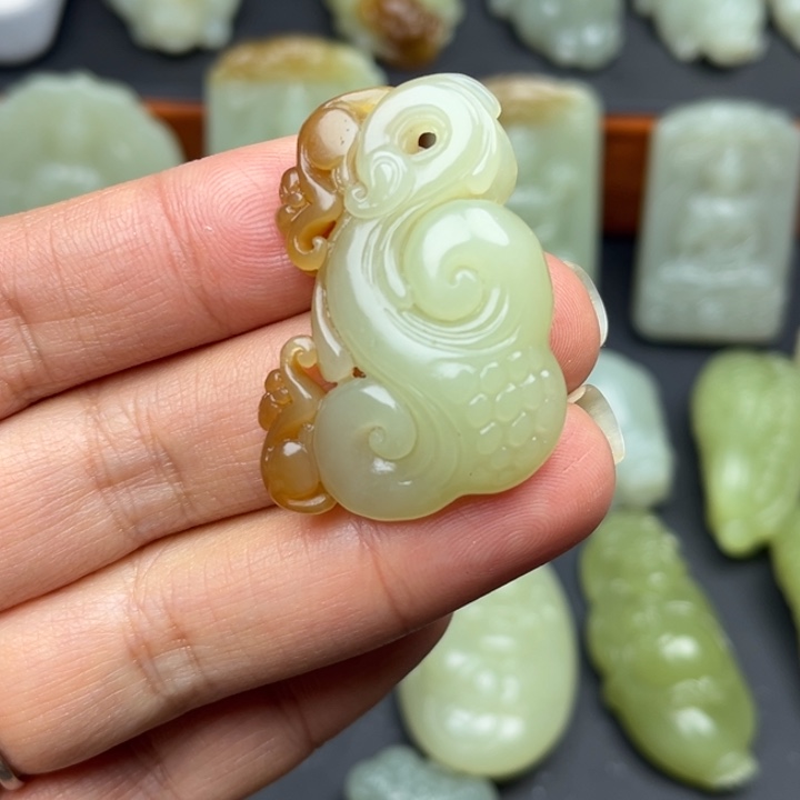 和田玉未镶嵌颈饰