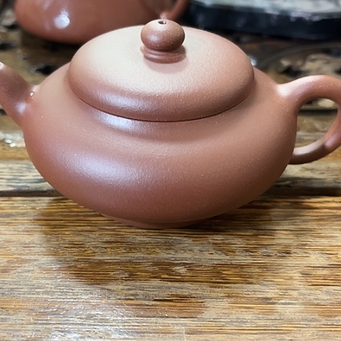 紫砂茶壶红清水扁玉160 CC