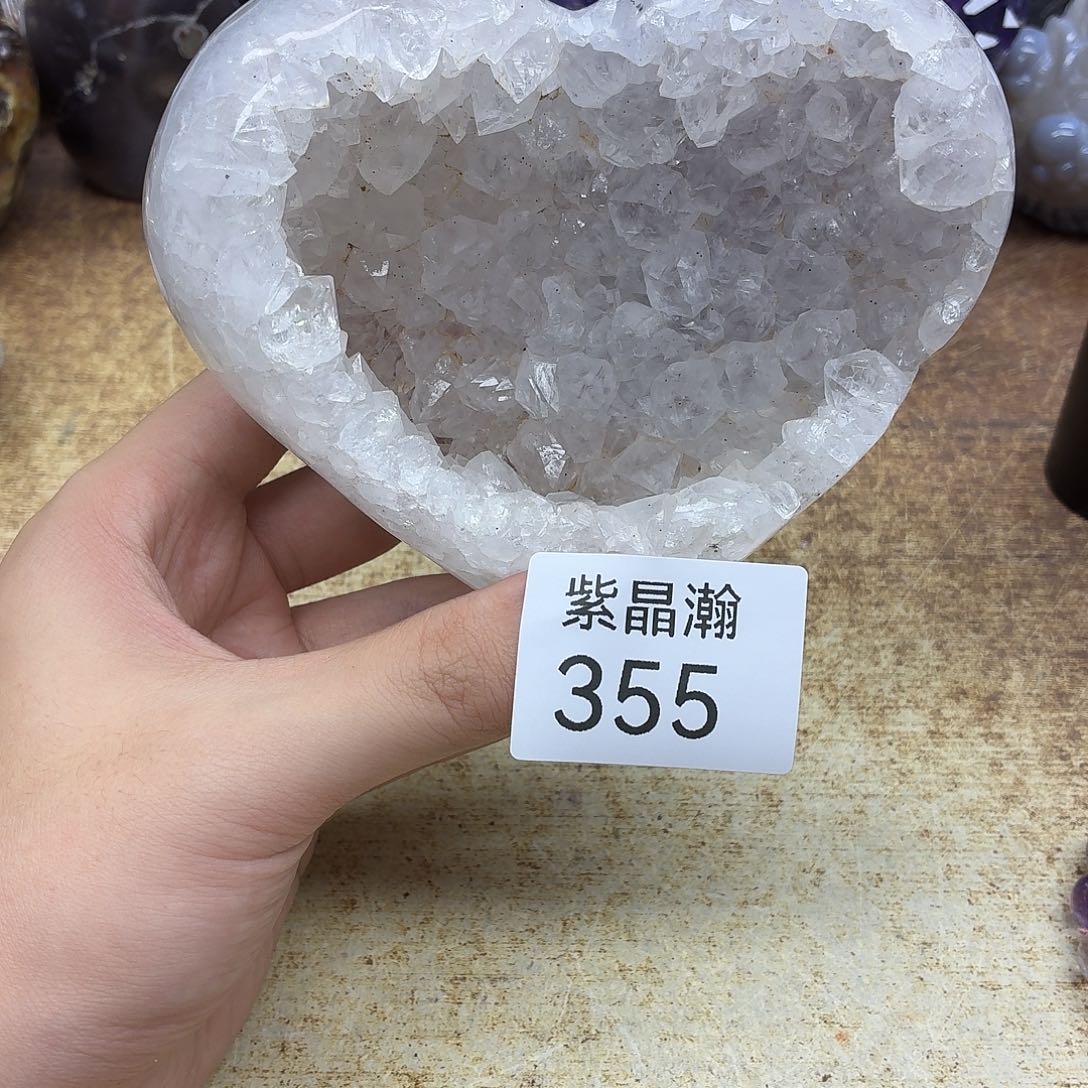 未镶嵌水晶大型摆件（非配饰）