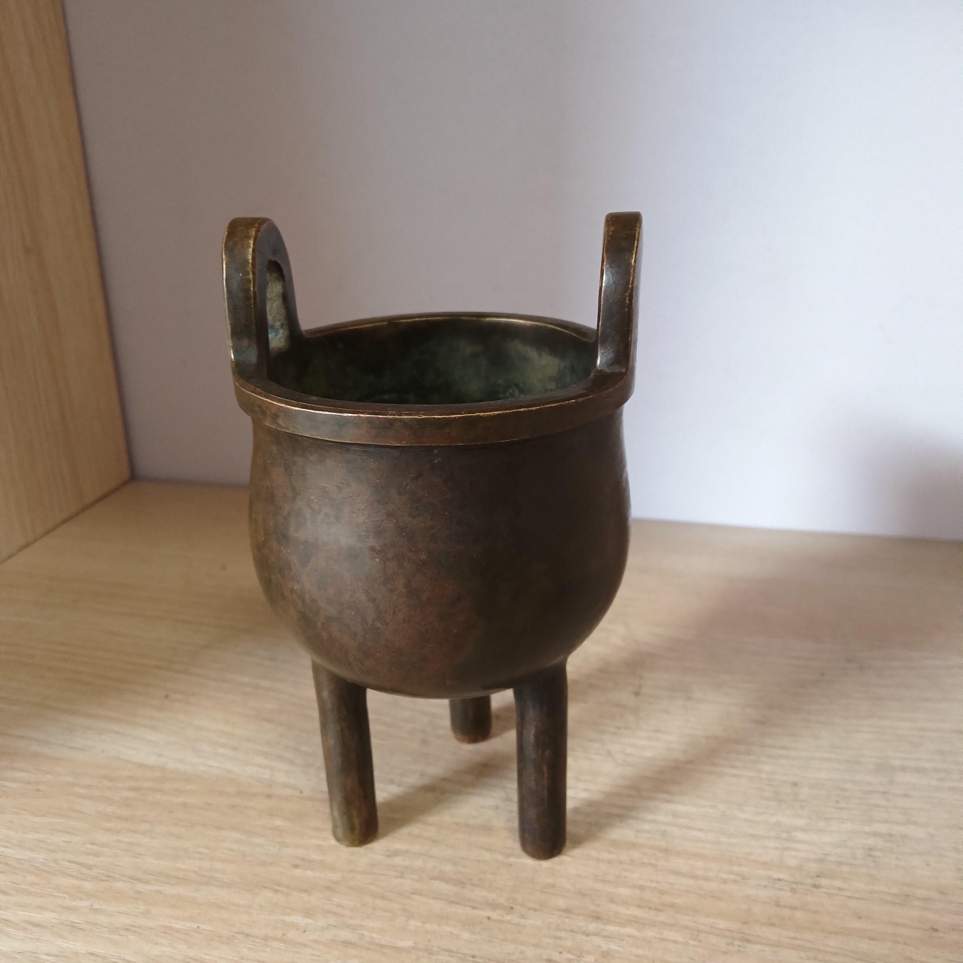 古董杂项收集铜小玩意朴素三脚线香炉旧铜香炉插入香炉三脚架香集