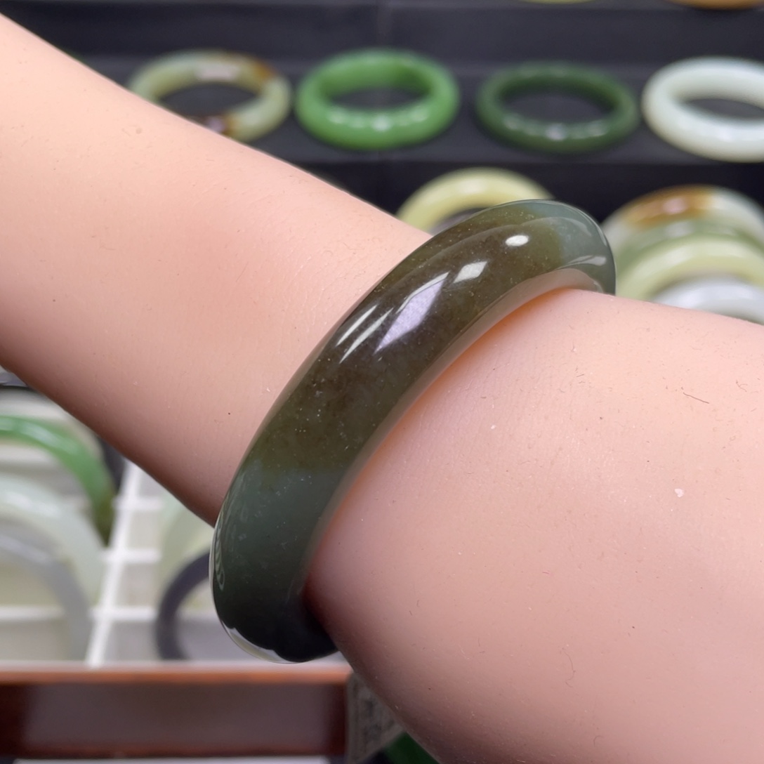 和田玉手镯未镶嵌54