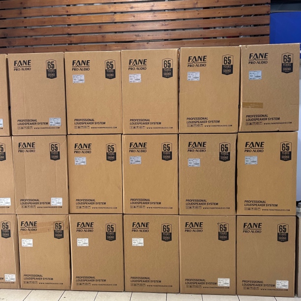准新品  （包邮）英国芬尼高端系列12寸音响四件套➕悠响点歌机