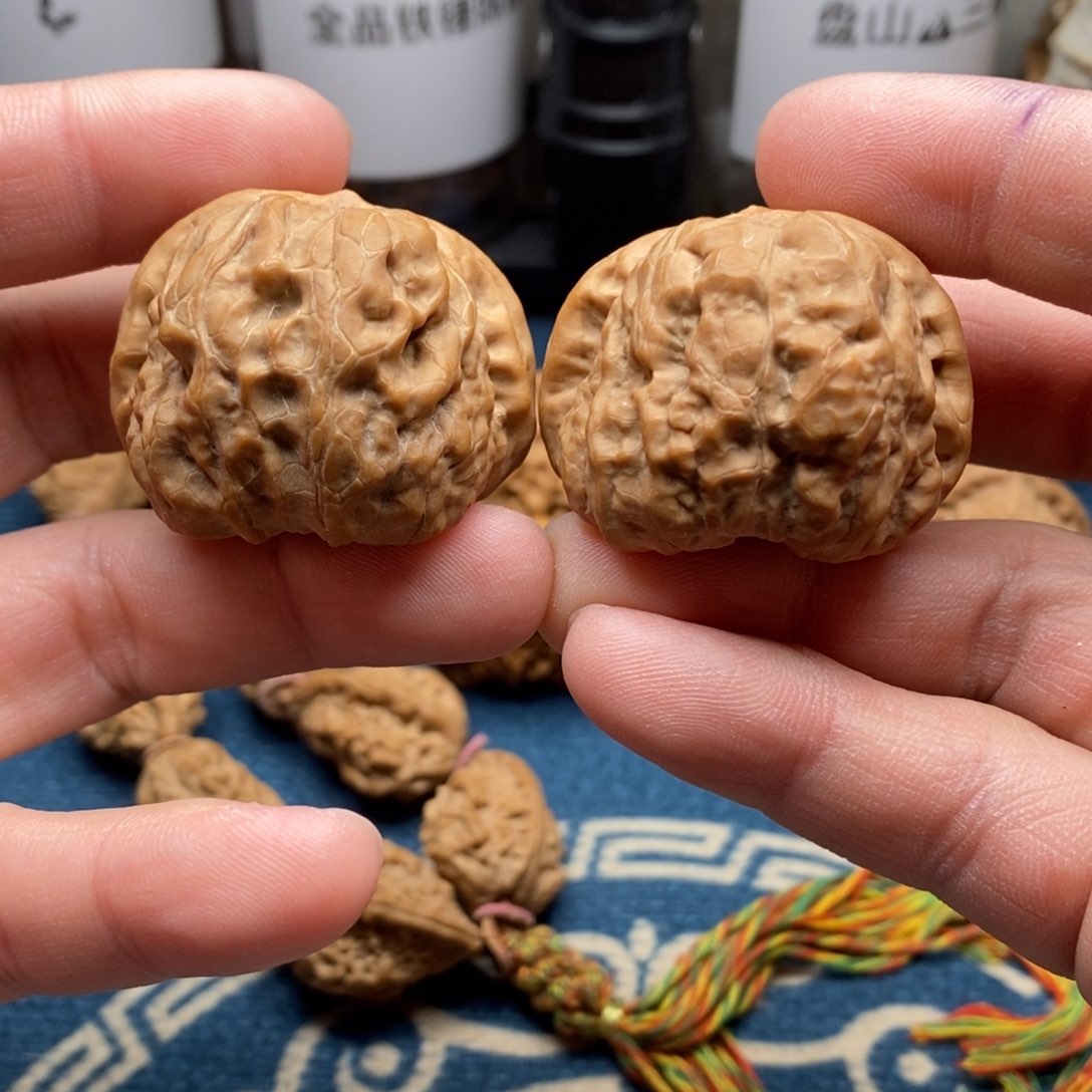 核桃把件三九特价蛤蟆头对歪