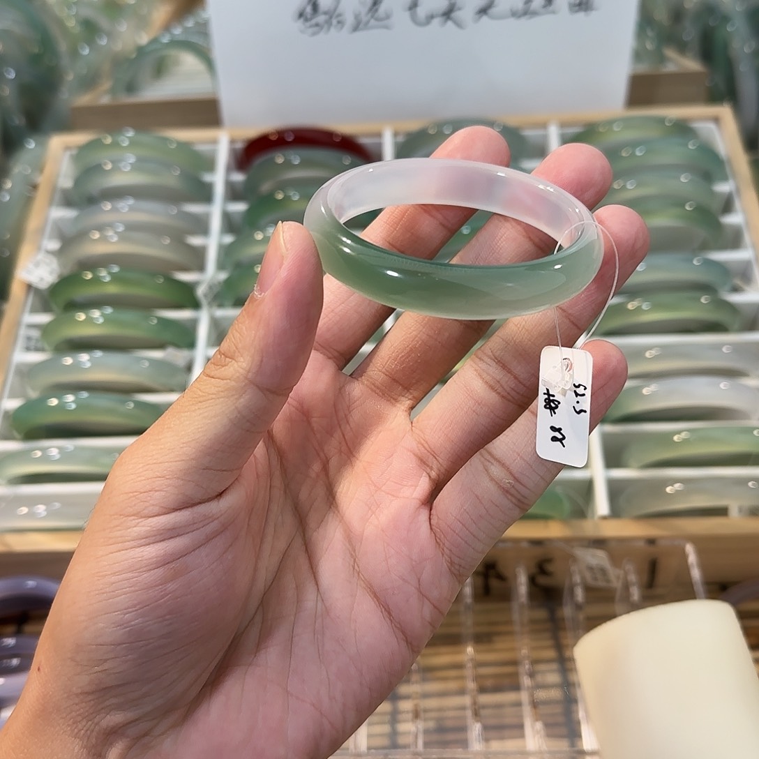 玛瑙/玉髓未镶嵌手镯圈口52.3