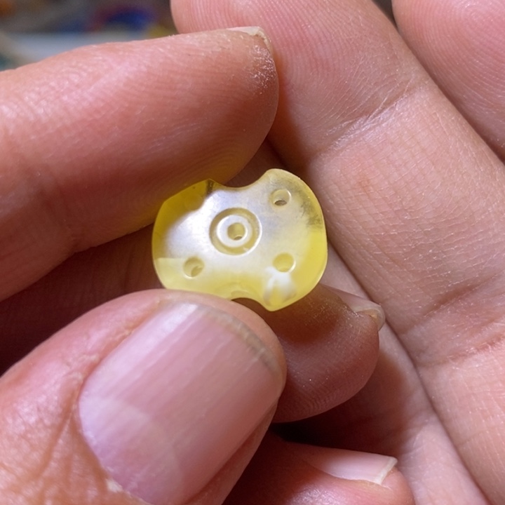 蜜蜡裸石未镶嵌配饰