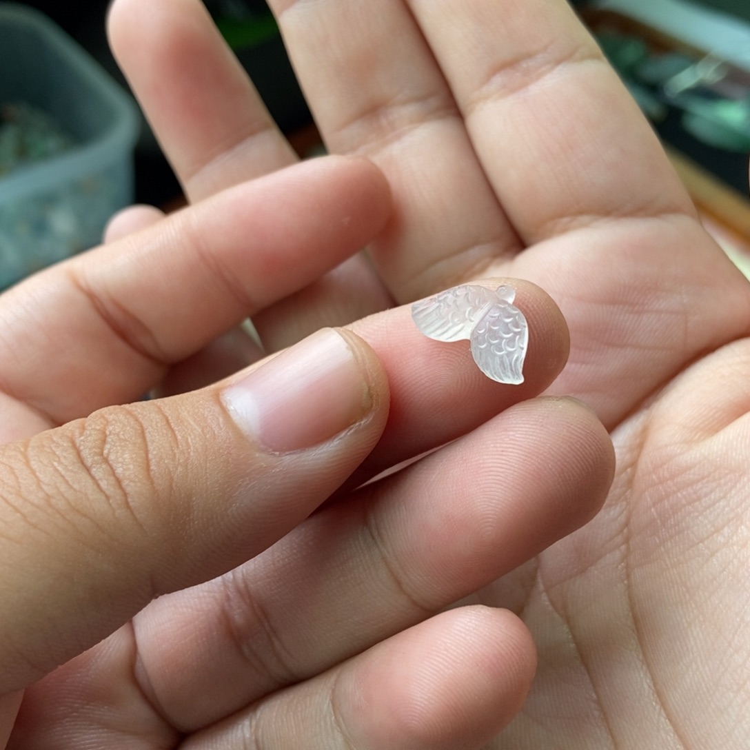 定制翡翠未镶嵌鱼尾