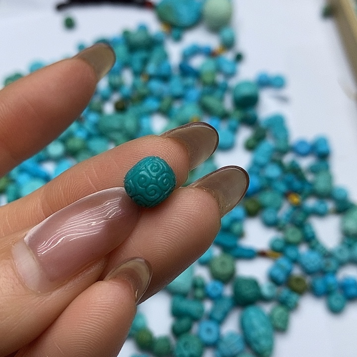 绿松石未镶嵌珠宝奇石