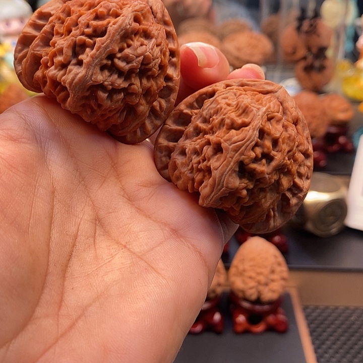 太***阳吊坠文玩核桃47三角白