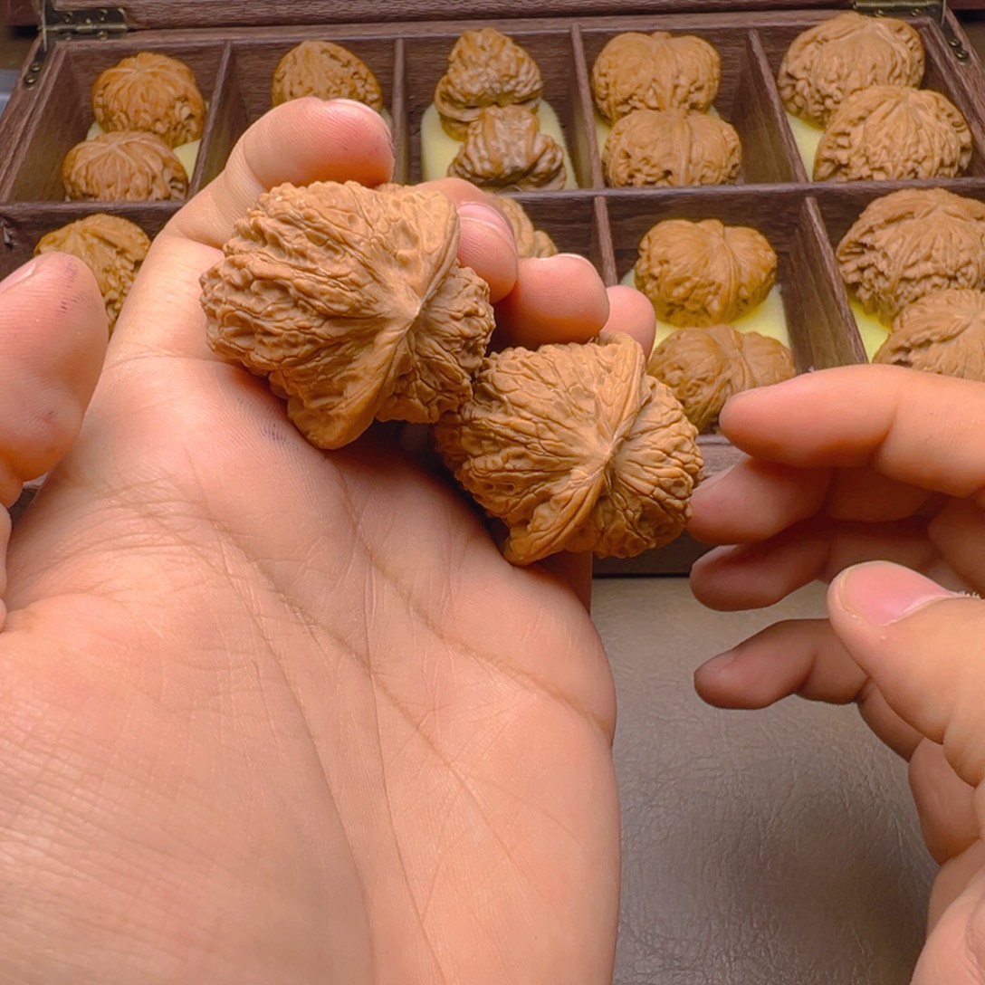 文玩核桃把件血麒麟