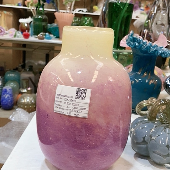 琉璃花瓶高20厘米口径6厘米