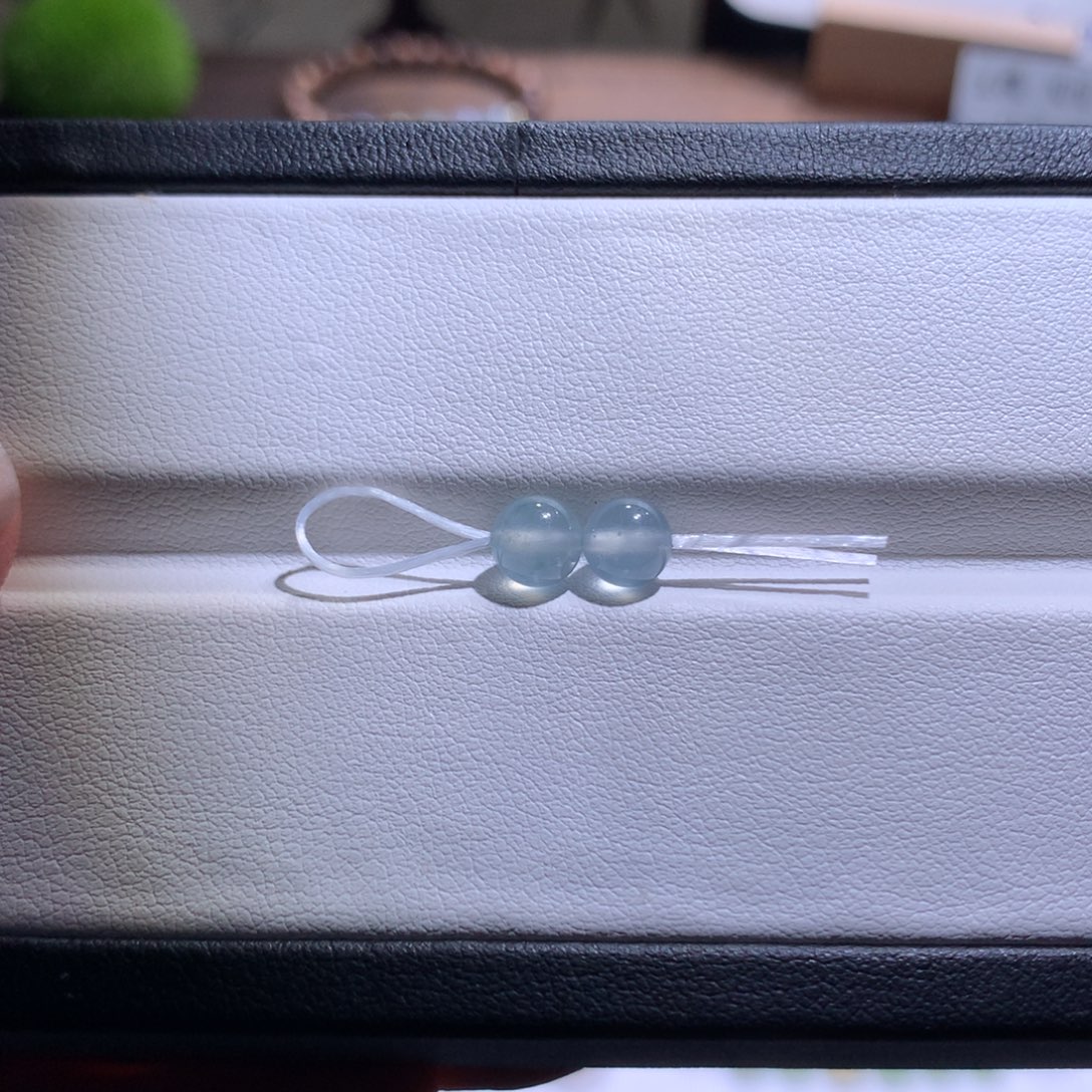 翡翠散珠冰玻蓝2颗卡6-6.1