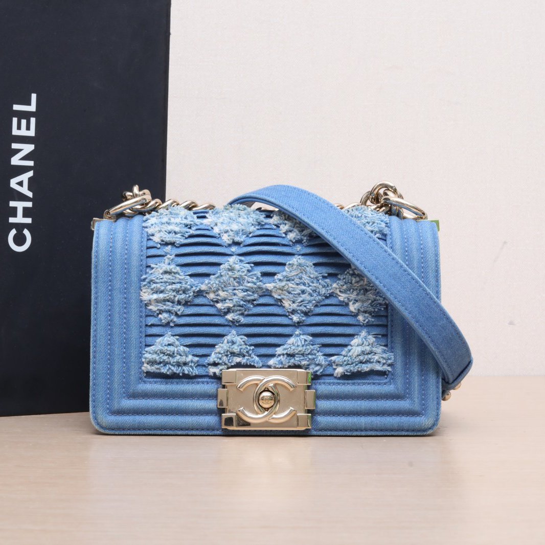 95新 Chanel/香奈儿 小花Jerry活动Leboy 小号27开 浅金扣包