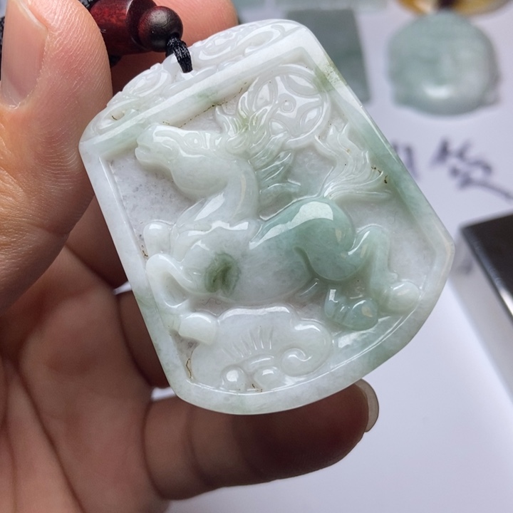 翡翠未镶嵌颈饰翡翠