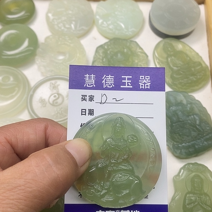 云***来蛇纹石玉合金颈饰