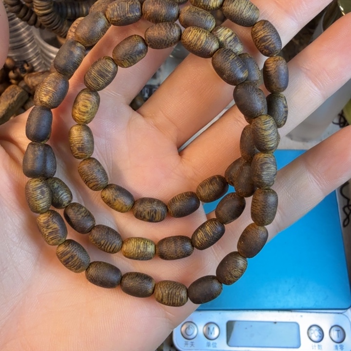 沉香沉香碎屑莺歌绿奇楠99沉06留疤三圈