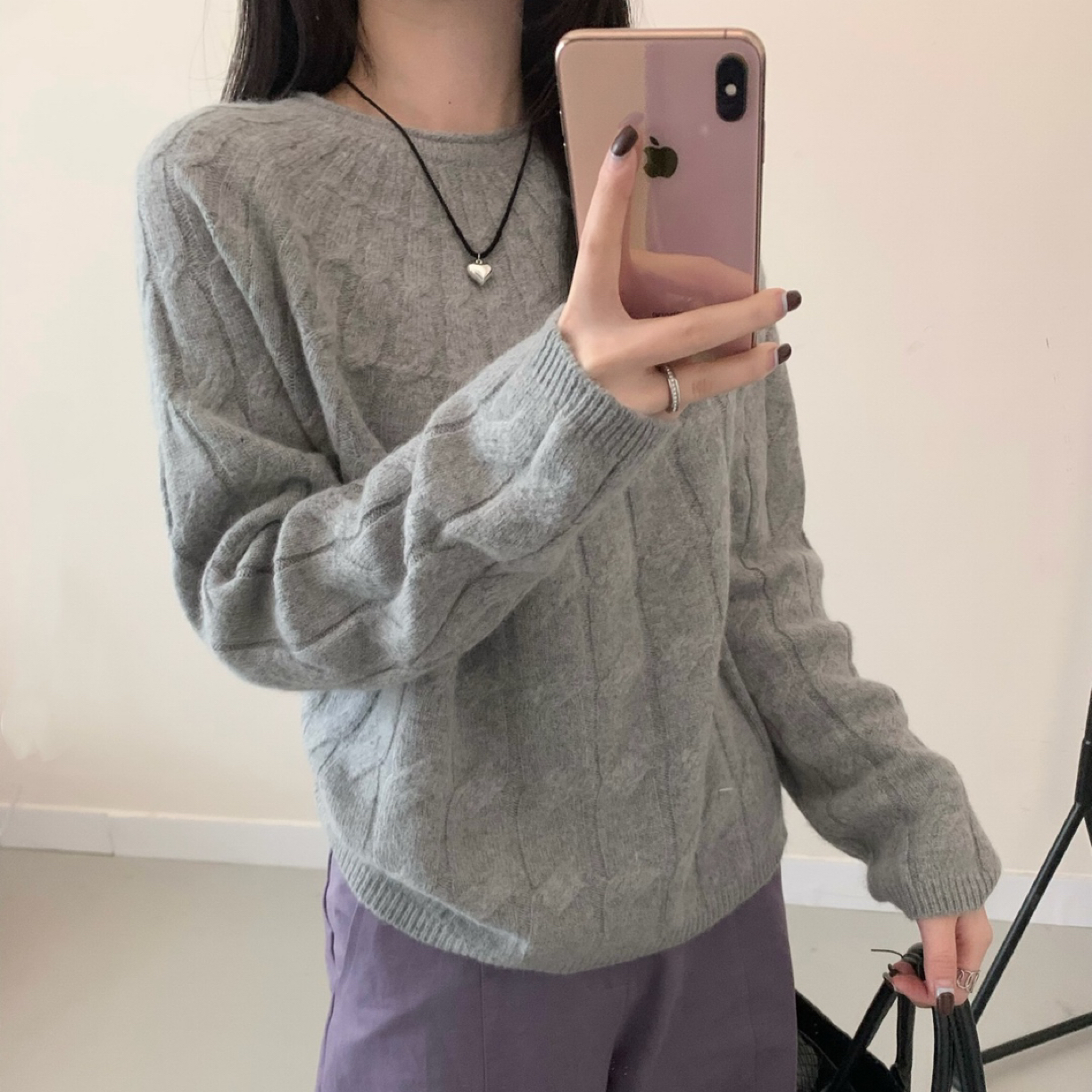 小朵家   ins穿搭#D9250温柔古法麻花 卷边软糯圆领套头毛衣