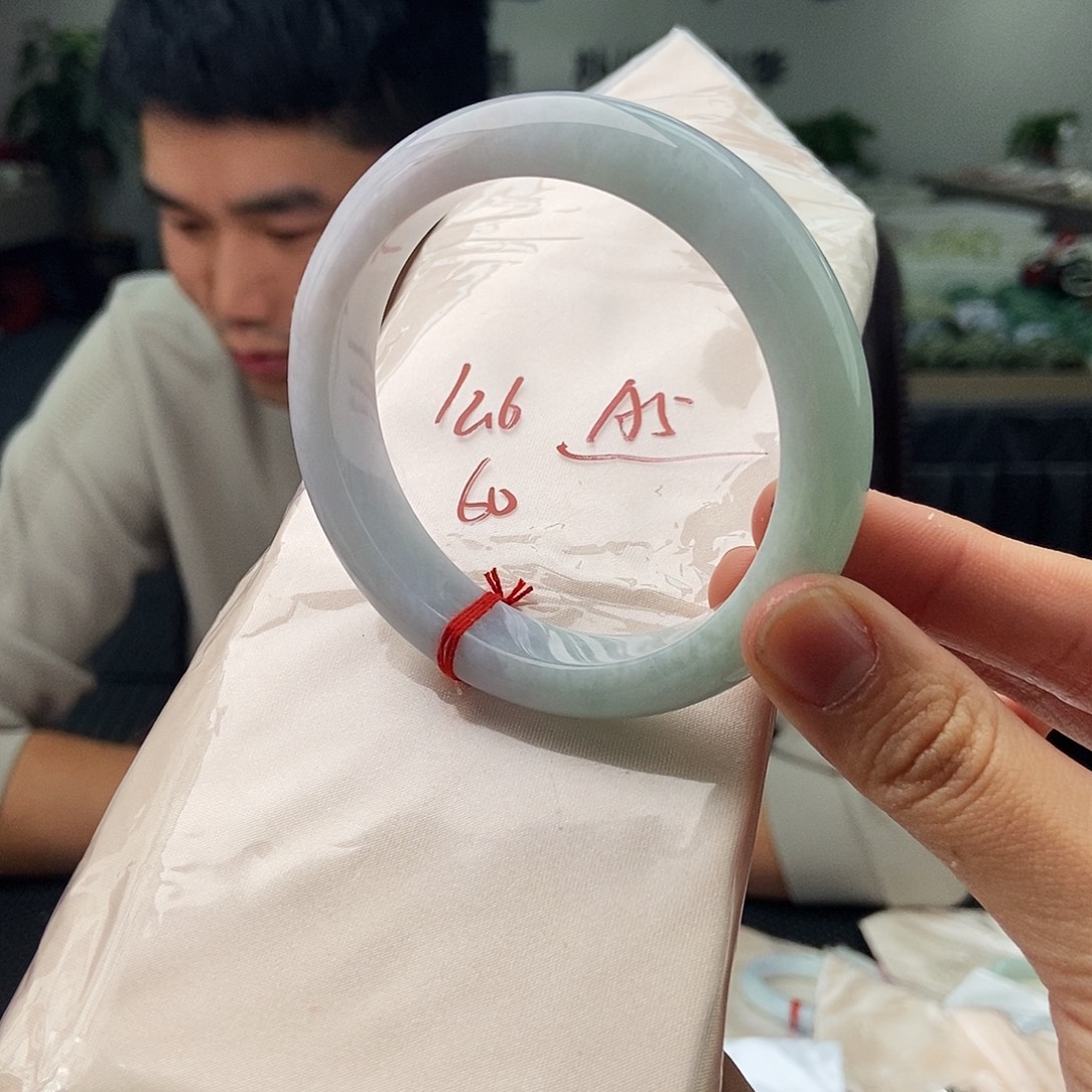 翡翠未镶嵌手镯拍一发一