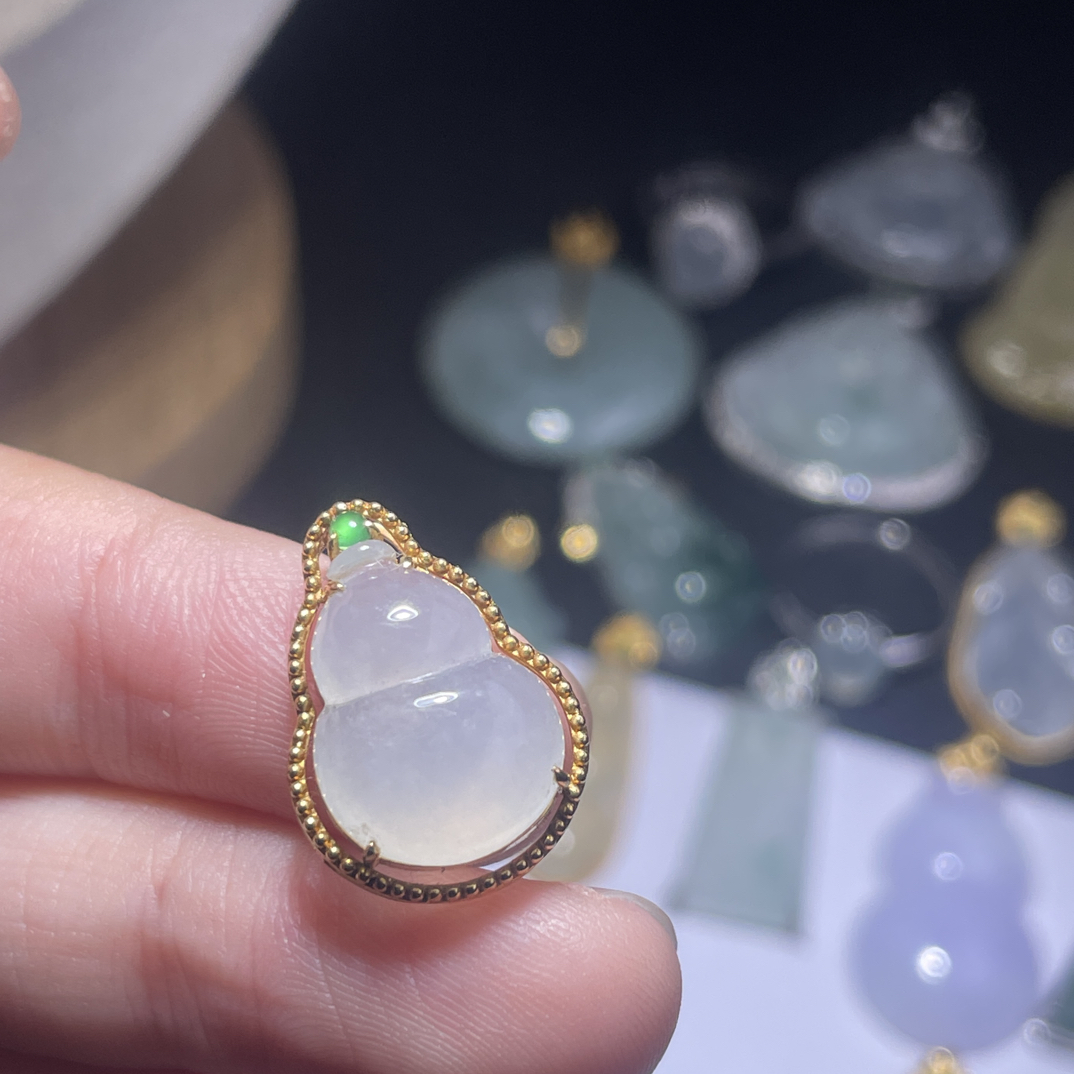 18k金天然a货翡翠吊坠葫芦尺寸18.6×13.4×7.2