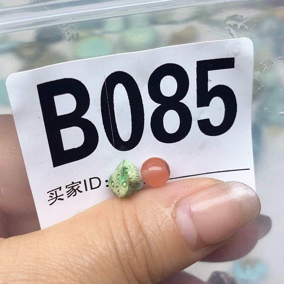 南红玛瑙配饰未镶嵌