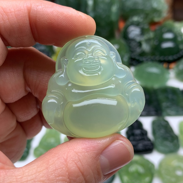 蛇纹石玉颈饰未镶嵌