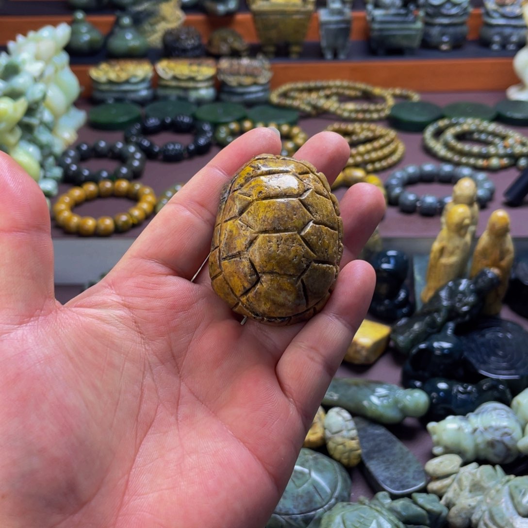 【闪购商品】未镶嵌岫岩河磨玉（透闪石质玉）挂件