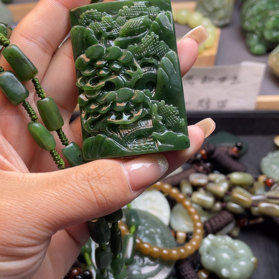 和田玉颈饰未镶嵌