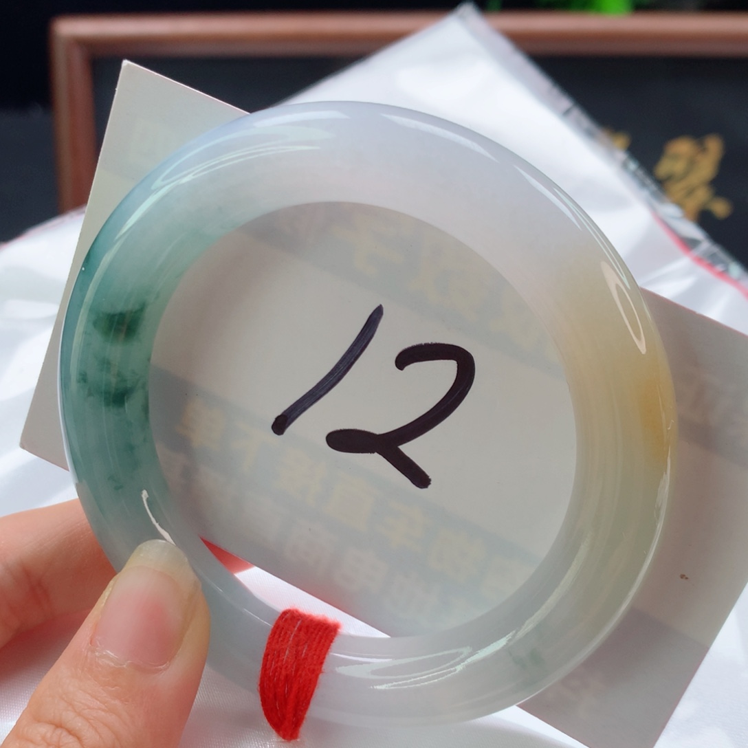 未镶嵌手镯（圆镯）翡翠黄加绿