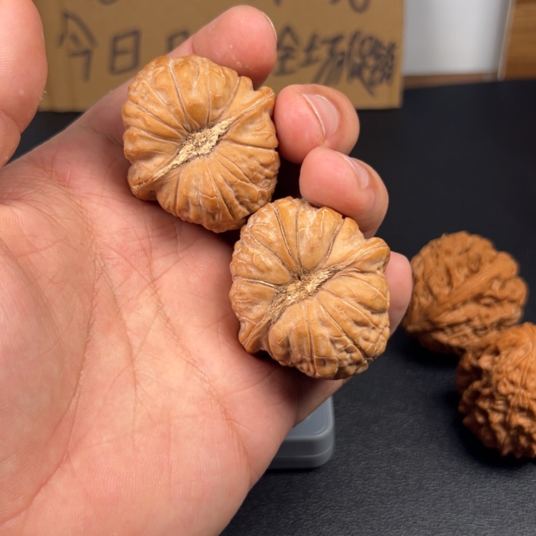 文玩核桃把件石膏凹底南瓜