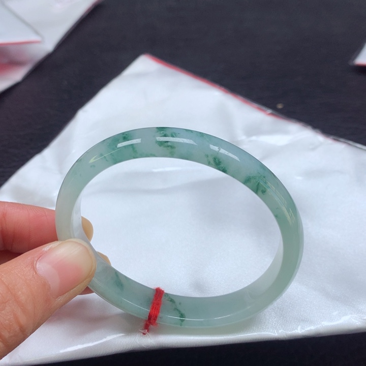 翡翠手镯（贵妃镯）未镶嵌56➕