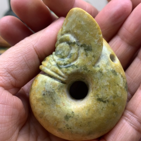 【闪购商品】未镶嵌岫岩河磨玉（透闪石质玉）把件