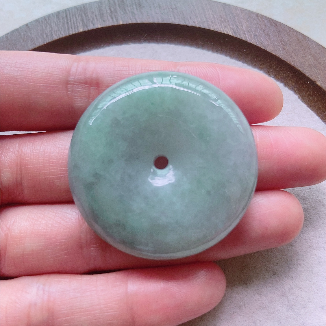 冰润厚装饱满平安扣吊坠天然翡翠A货 尺寸38×8mm微瑕