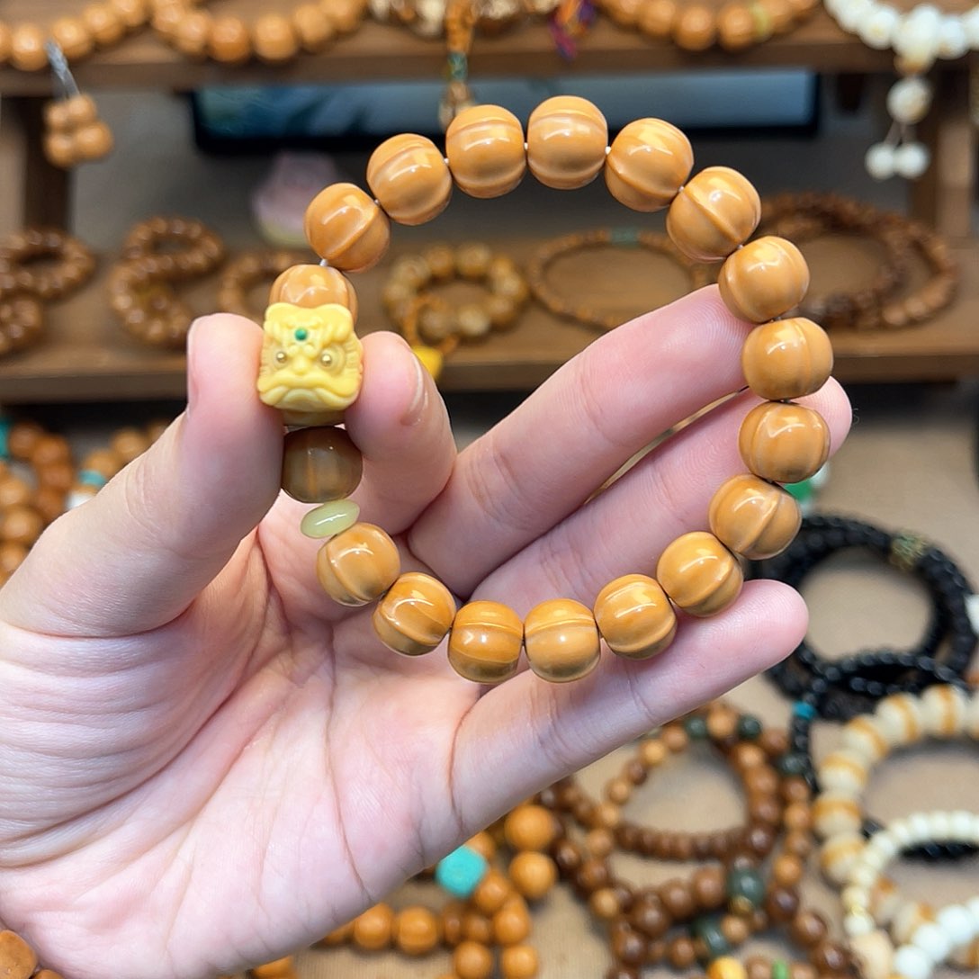 猴头核桃手串依*搭配醒狮