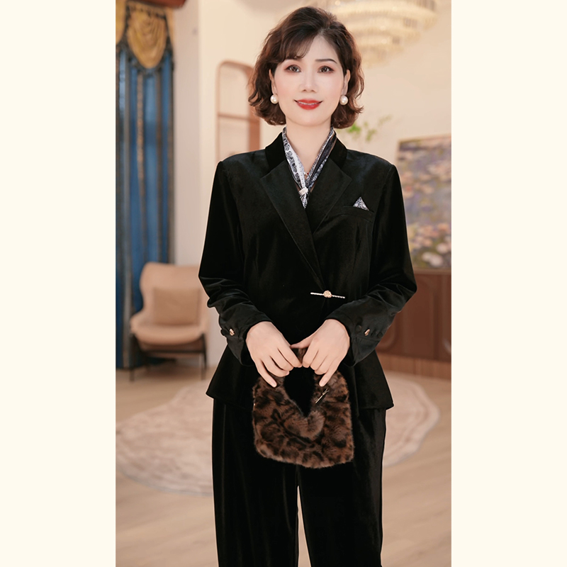 2025新款洋妈妈装秋季时尚洋气中老年上衣服外套
