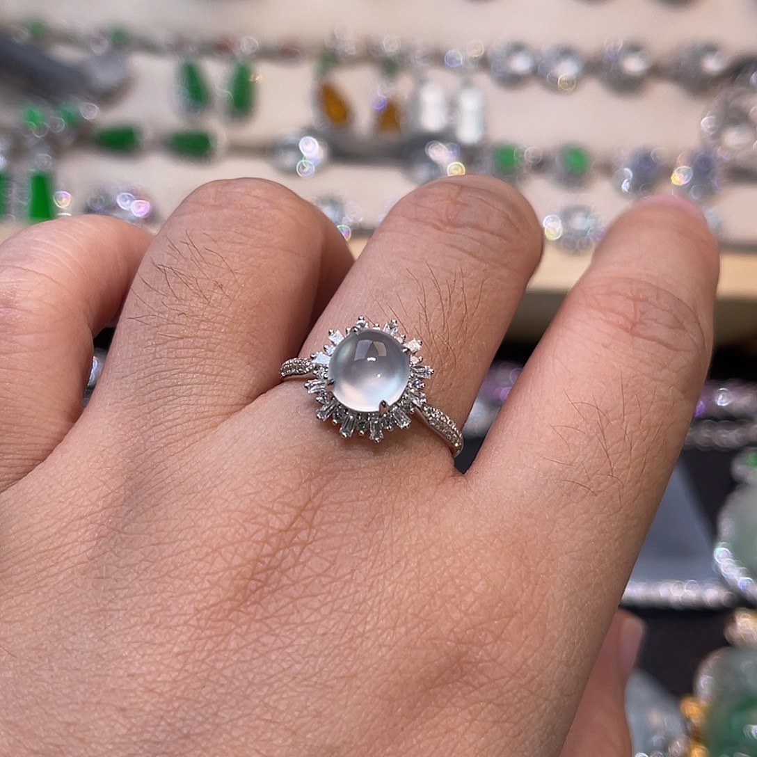 翡翠戒指18K金镶嵌冰蛋