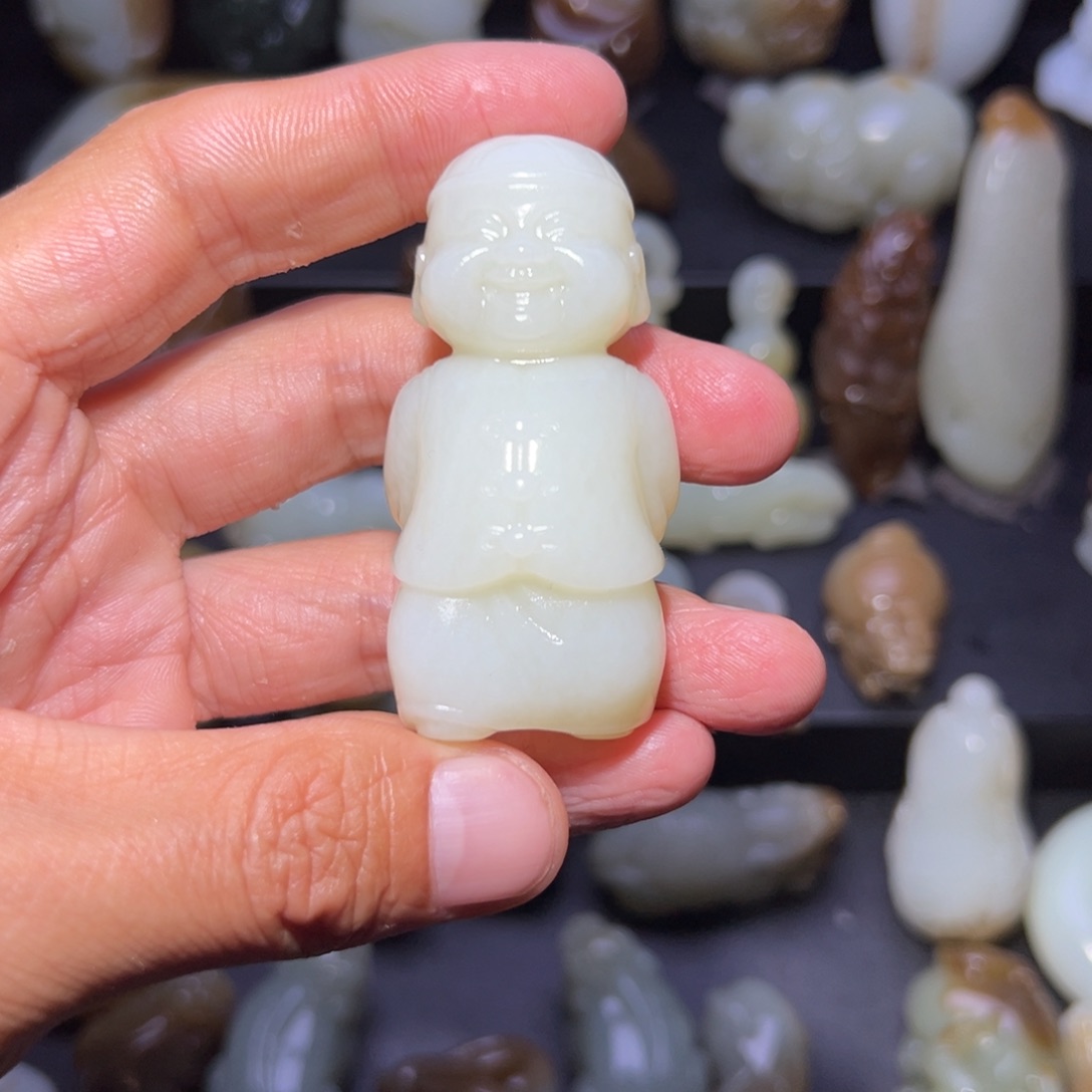 柏***安和田玉（糖玉）未镶嵌颈饰