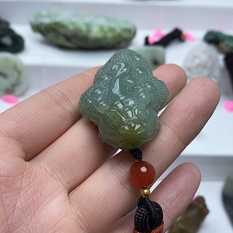 独山玉颈饰未镶嵌