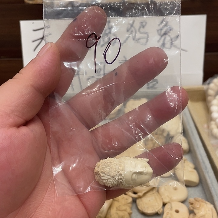 天然猛犸牙雕刻品